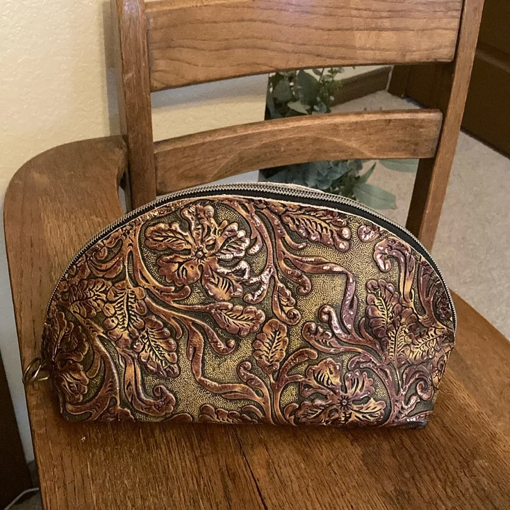 L3 Designs Leather Embossed Leather Taco/Cosmetic Bag & Merrick’s Tassel Bundle